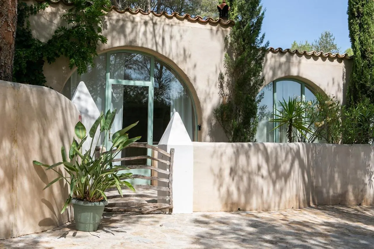 Villa Sitges Hill Retreats-Masia Nur 22 Bedrooms Divided Over 9 Houses For Max 44 Guests Canyelles  İspanya