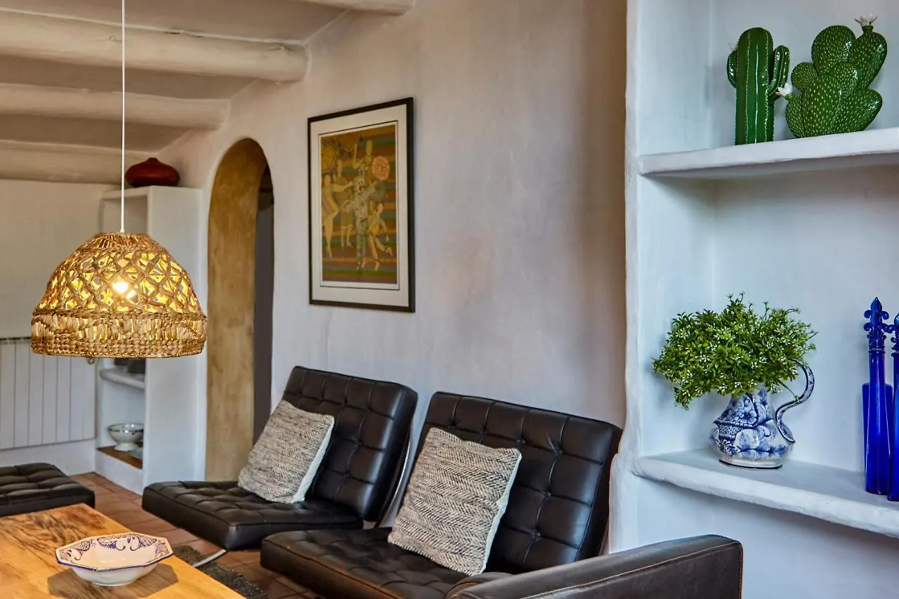Sitges Hill Retreats-Masia Nur 22 Bedrooms Divided Over 9 Houses For Max 44 Guests Canyelles  0*, Canyelles (Catalonia) İspanya